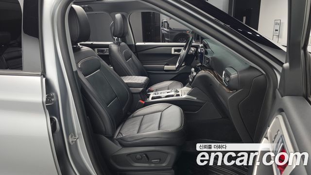 Ford Explorer 2021 — photo 17