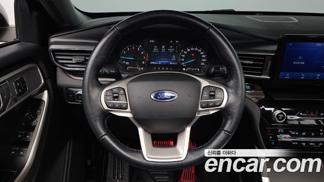 Ford Explorer 2021 — photo 19