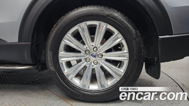 Ford Explorer 2021 — photo 7