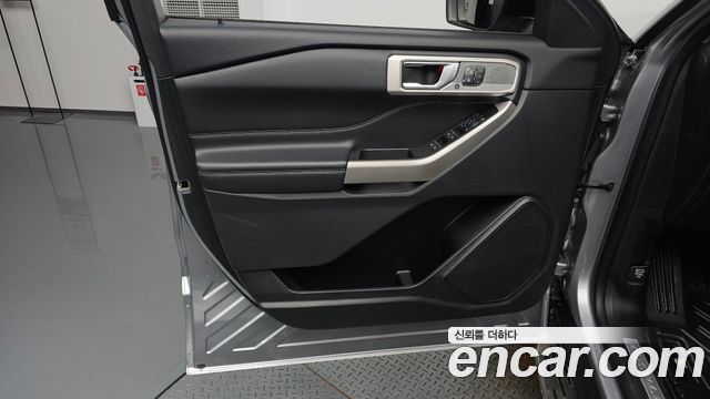 Ford Explorer 2021 — photo 14