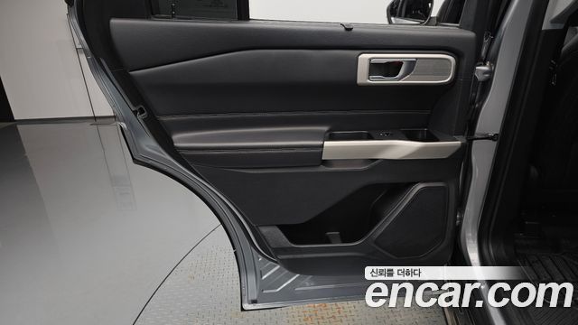 Ford Explorer 2021 — photo 15