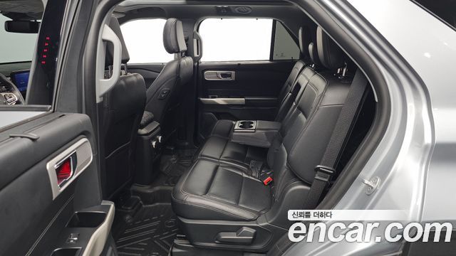 Ford Explorer 2021 — photo 16