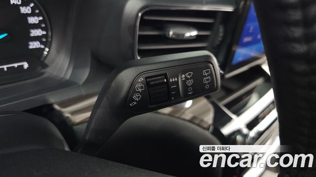 Ford Explorer 2021 — photo 29