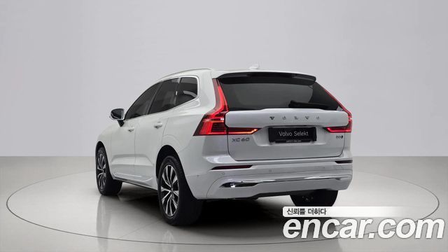 Volvo XC60 2024 — photo 3