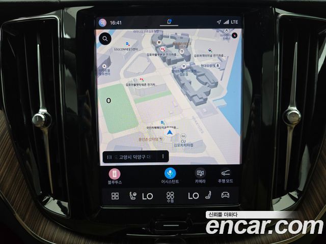 Volvo XC60 2024 — photo 17