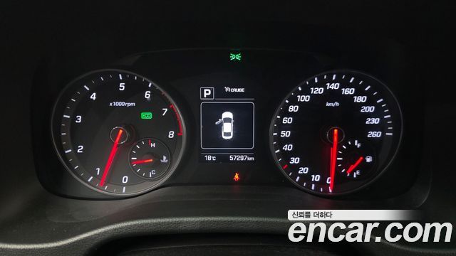 Hyundai AVANTE 2018 — photo 11