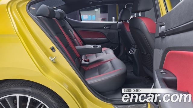 Hyundai AVANTE 2018 — photo 18
