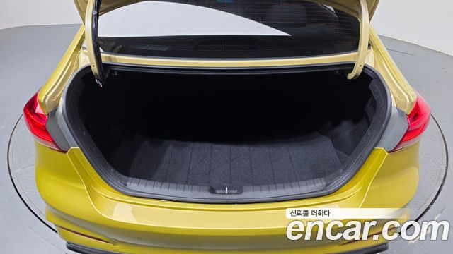 Hyundai AVANTE 2018 — photo 26