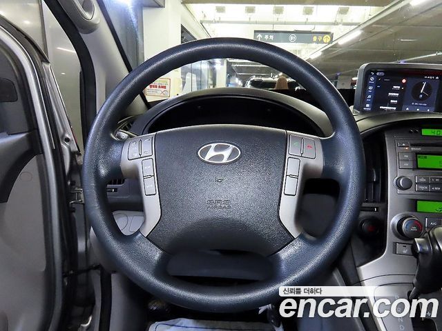 Hyundai Starex 2011 — photo 8