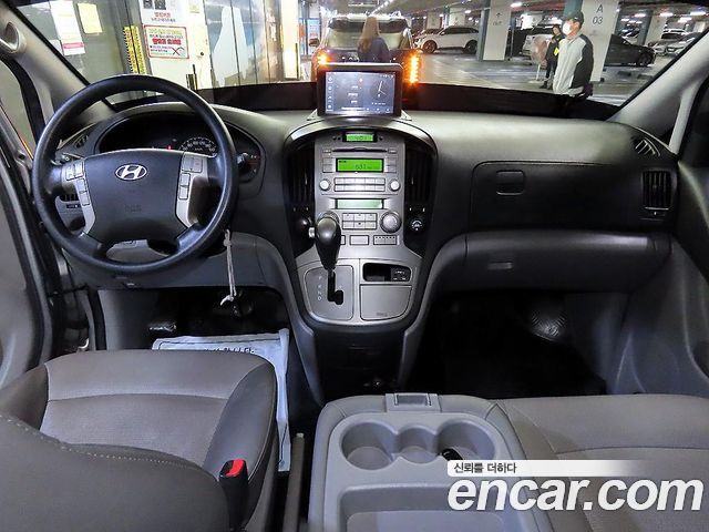 Hyundai Starex 2011 — photo 10