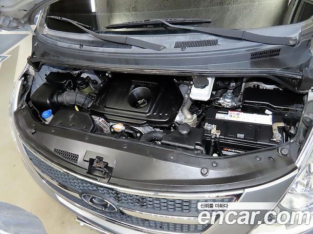 Hyundai Starex 2011 — photo 16