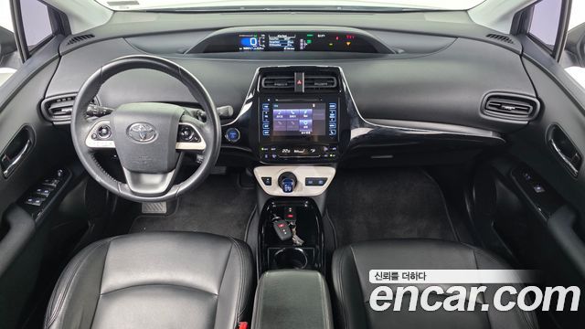 Toyota Prius 2017 — photo 7