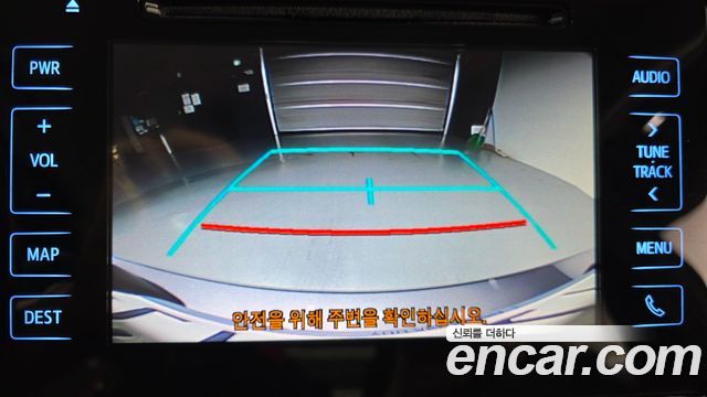 Toyota Prius 2017 — photo 15
