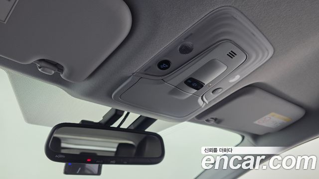 Toyota Prius 2017 — photo 17