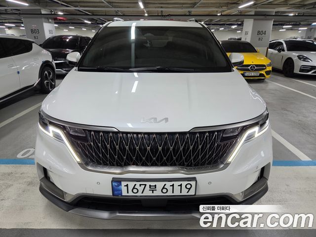 Kia Canival 2023 — photo 1