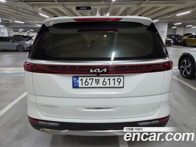 Kia Canival 2023 — photo 3