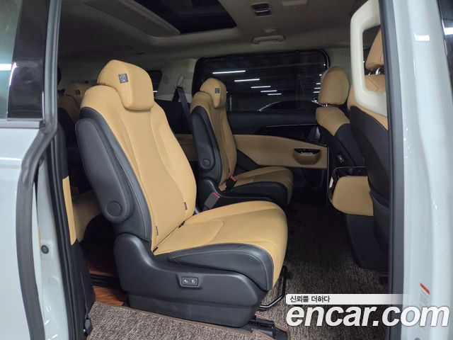 Kia Canival 2023 — photo 11