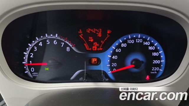 Nissan Cube 2011 — photo 8