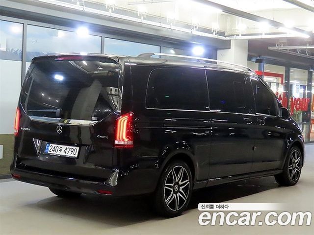 Mercedes-Benz V-Class 2021 — photo 2