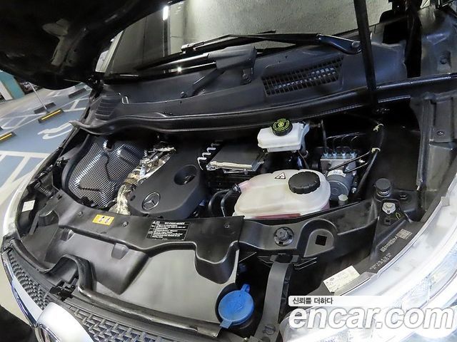 Mercedes-Benz V-Class 2021 — photo 16