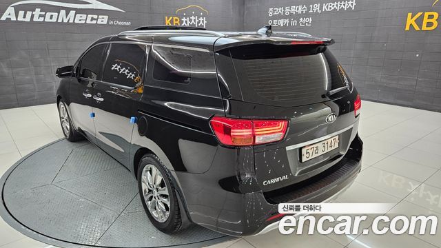 Kia Canival 2018 — photo 6