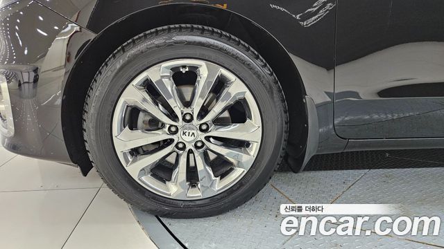 Kia Canival 2018 — photo 20