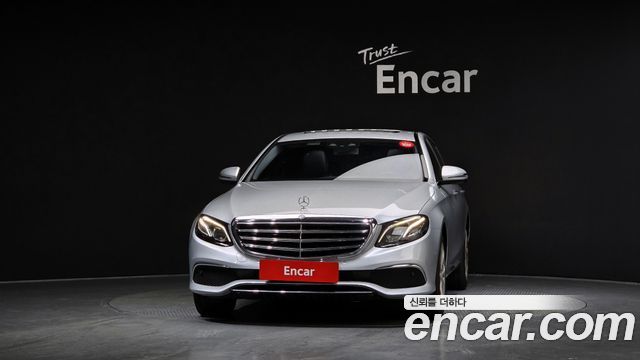 Mercedes-Benz E-Class 2017 — photo 3