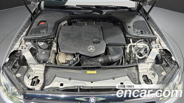 Mercedes-Benz E-Class 2017 — photo 6