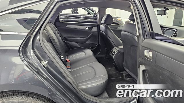 Hyundai Sonata 2019 — photo 17