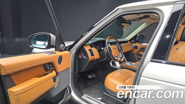 Land Rover Range Rover 2019 — photo 13