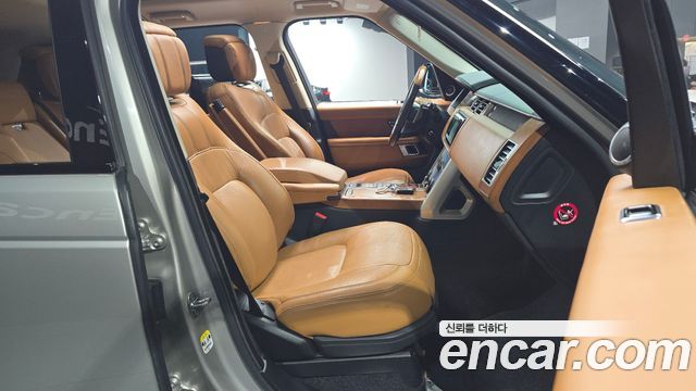 Land Rover Range Rover 2019 — photo 18