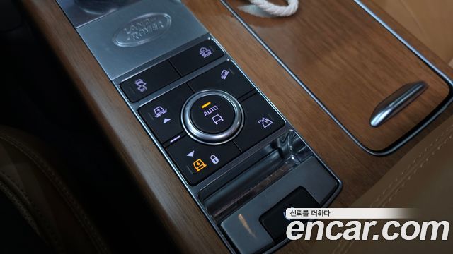 Land Rover Range Rover 2019 — photo 24