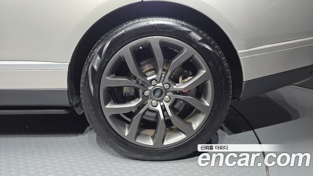 Land Rover Range Rover 2019 — photo 7