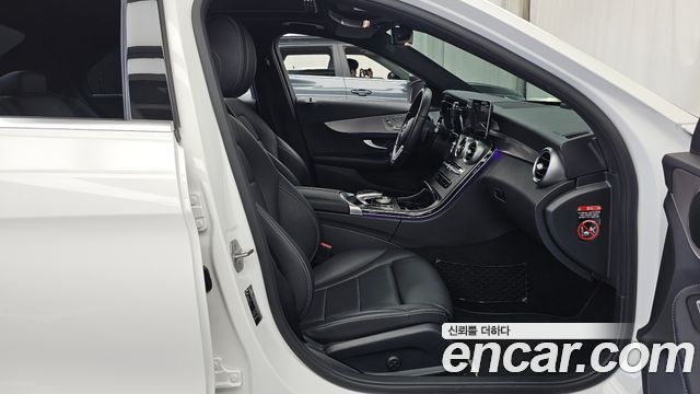 Mercedes-Benz C-Class 2021 — photo 17