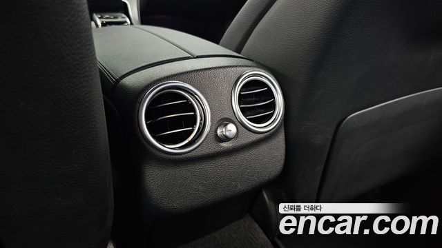 Mercedes-Benz C-Class 2021 — photo 24