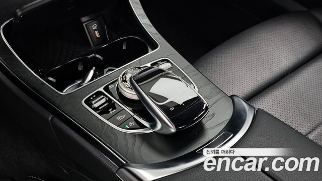 Mercedes-Benz C-Class 2021 — photo 33
