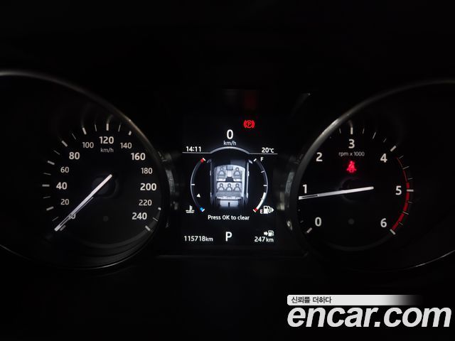 Land Rover Discovery Sport 2018 — photo 11