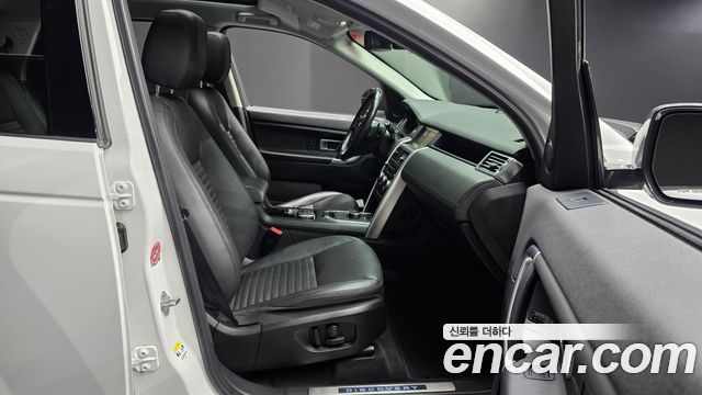 Land Rover Discovery Sport 2018 — photo 17