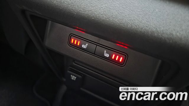 Land Rover Discovery Sport 2018 — photo 24
