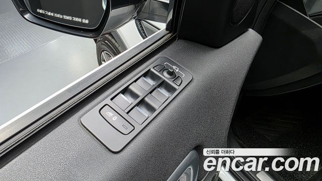 Land Rover Discovery Sport 2018 — photo 28