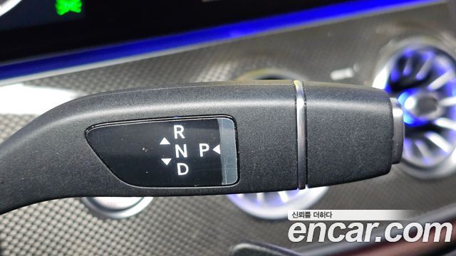 Mercedes-Benz CLS-Class 2020 — photo 12