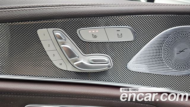 Mercedes-Benz CLS-Class 2020 — photo 19