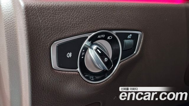 Mercedes-Benz CLS-Class 2020 — photo 20