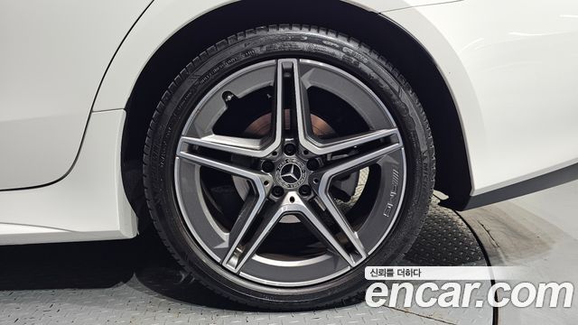 Mercedes-Benz CLS-Class 2020 — photo 7