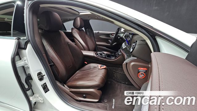 Mercedes-Benz CLS-Class 2020 — photo 16