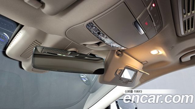 Mercedes-Benz CLS-Class 2020 — photo 31