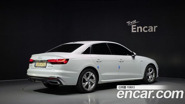 Audi A4 2021 — photo 2