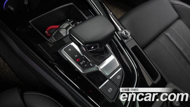 Audi A4 2021 — photo 12