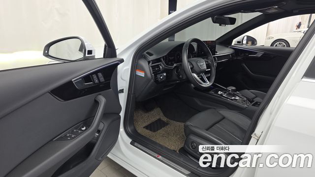 Audi A4 2021 — photo 13