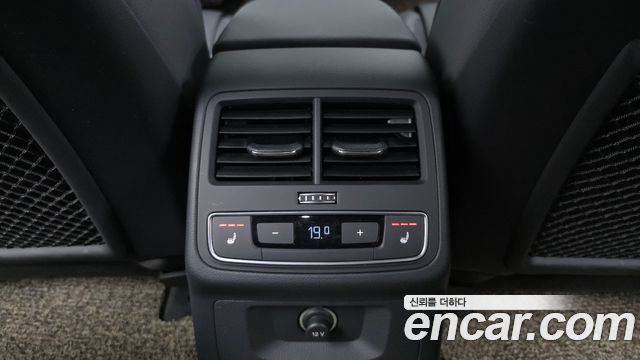 Audi A4 2021 — photo 25